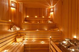 qual è la differenza tra una sauna finlandese e un bagno